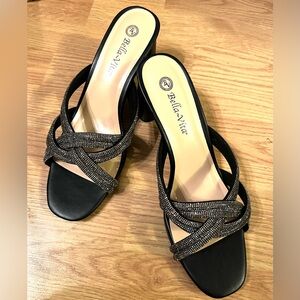 NEW Bella Vita Carmen Women's Black and Silver Metallic Heels. Sz 10W.